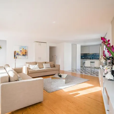 Duplex Ap Location Apartment *